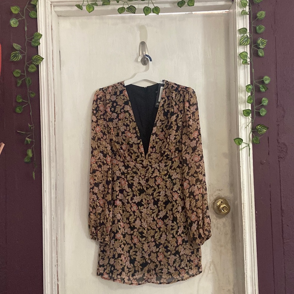 Mini V-neck dress